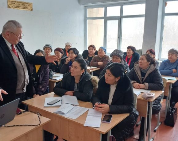 (Русский) Кыргыз Республикасында билим берүүнүн 100
