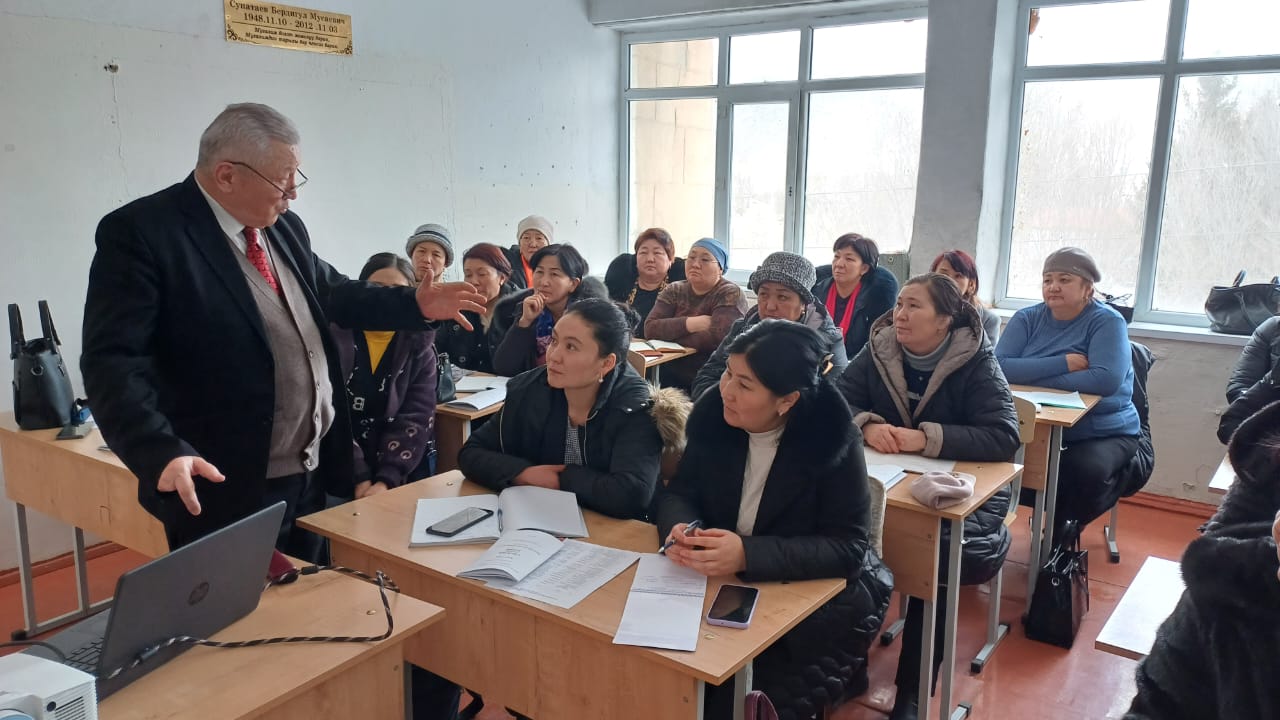 (Русский) Кыргыз Республикасында билим берүүнүн 100